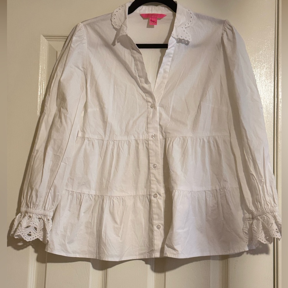 EUC Lilly Pulitzer Kenna white eyelet tiered button-down blouse size Sm